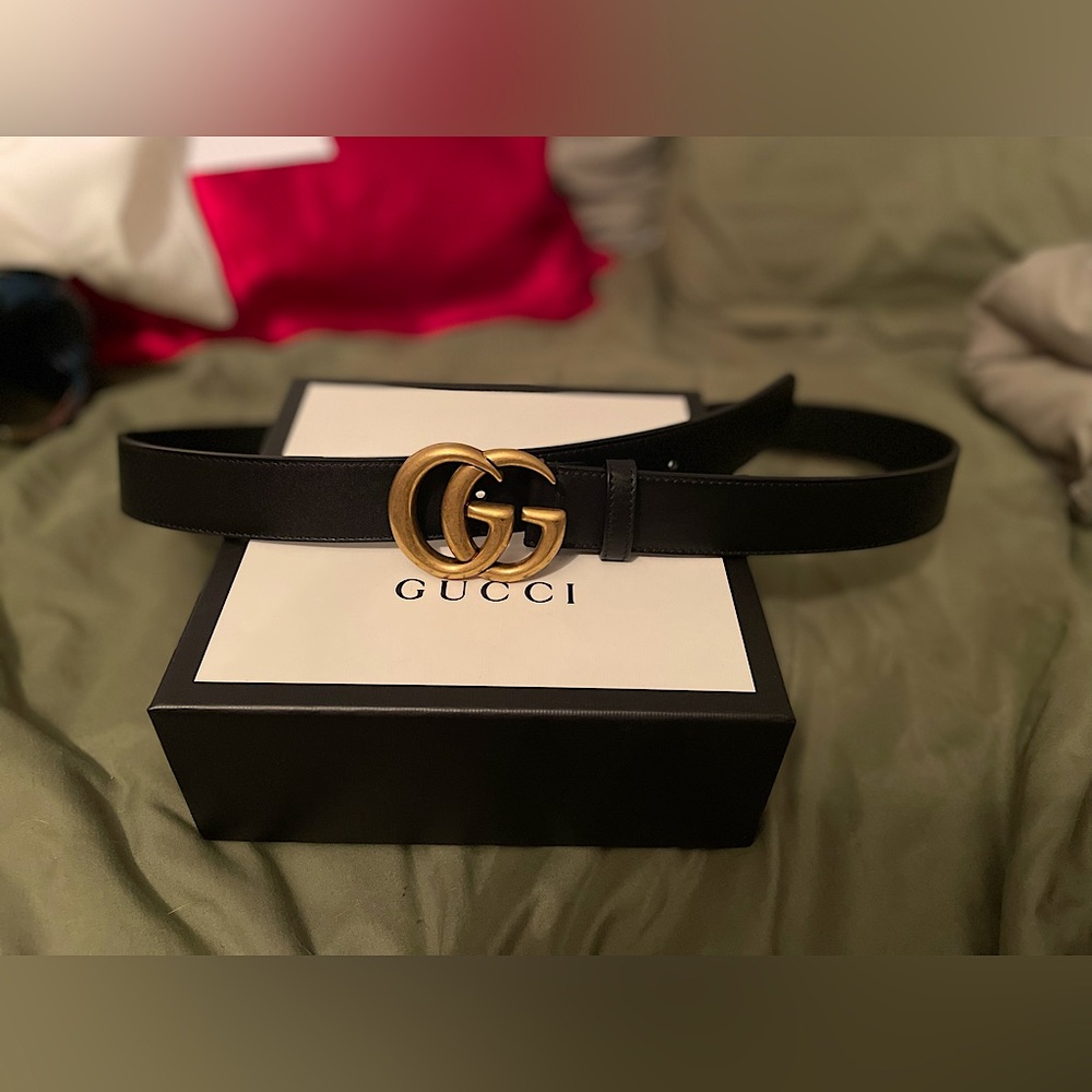GUCCI Leather belt with Double G buckle